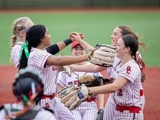 Brooke Simmons' no-hitter lifts Glen Cove over MacArthur in Game 2